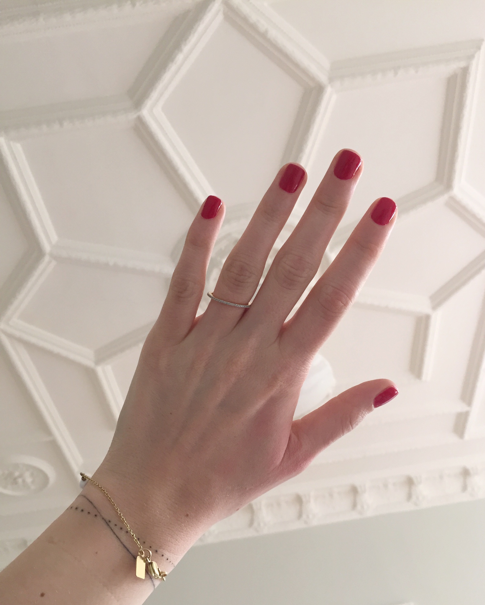 red_manicure
